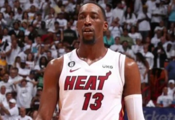 开云体育下载-首节战罢热火33-24领先老鹰，阿德巴约13分、里萨谢5分